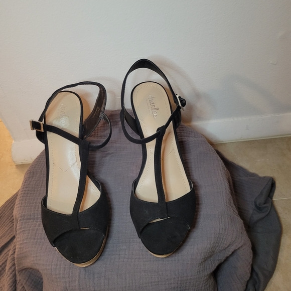Charles by Charles David black wedges. - Picture 3 of 4